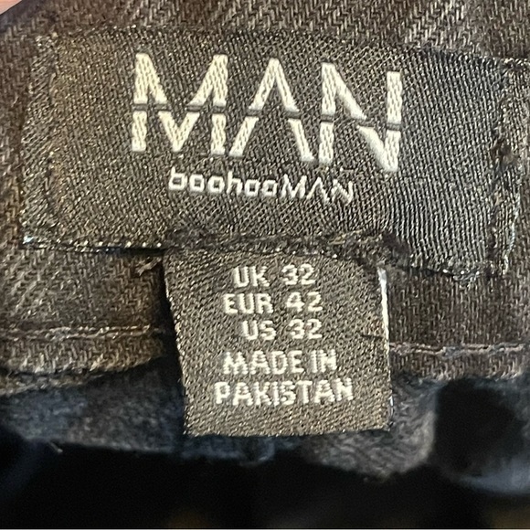 MAN Boohoo Man Distressed Patch Black Denim Jeans Size 32 NEW / NWOT - Picture 5 of 11